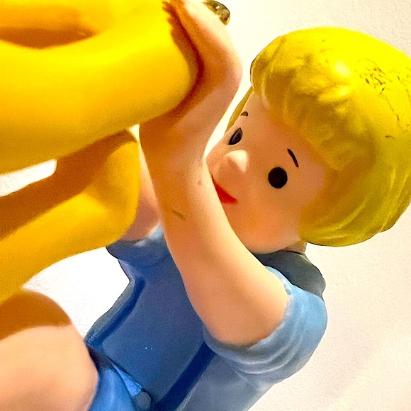 1999 Winnie the Pooh and Chris Robin #1 - Playing with Pooh Christmas Ornament - Picture 2 of 5